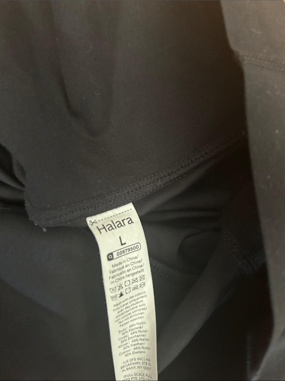 HALARA Black Capri High-Waist Leggings with Pockets - Picture 2 of 3